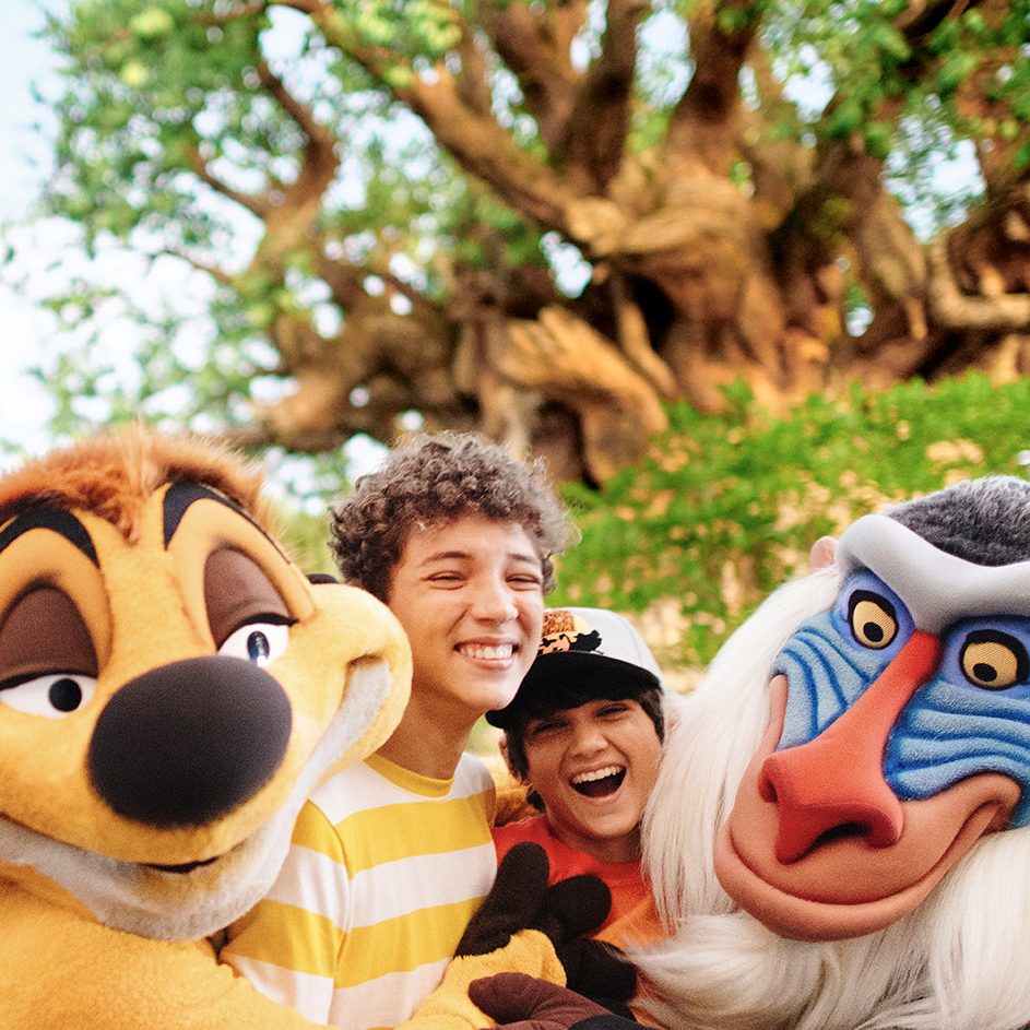 WDW-DAK-RafikiTimon-AnimalKingdom-SM-crop